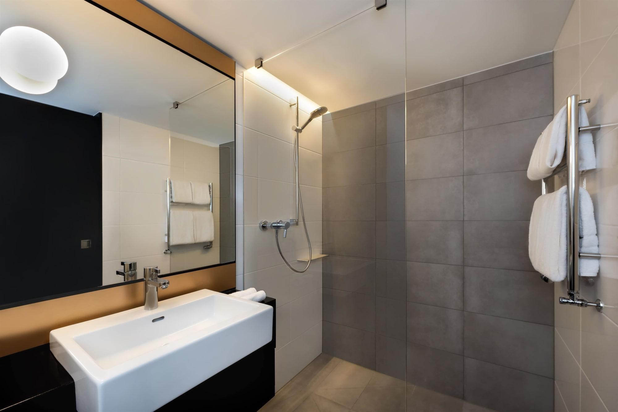 Adina Apartment Hotel Leipzig Bagian luar foto