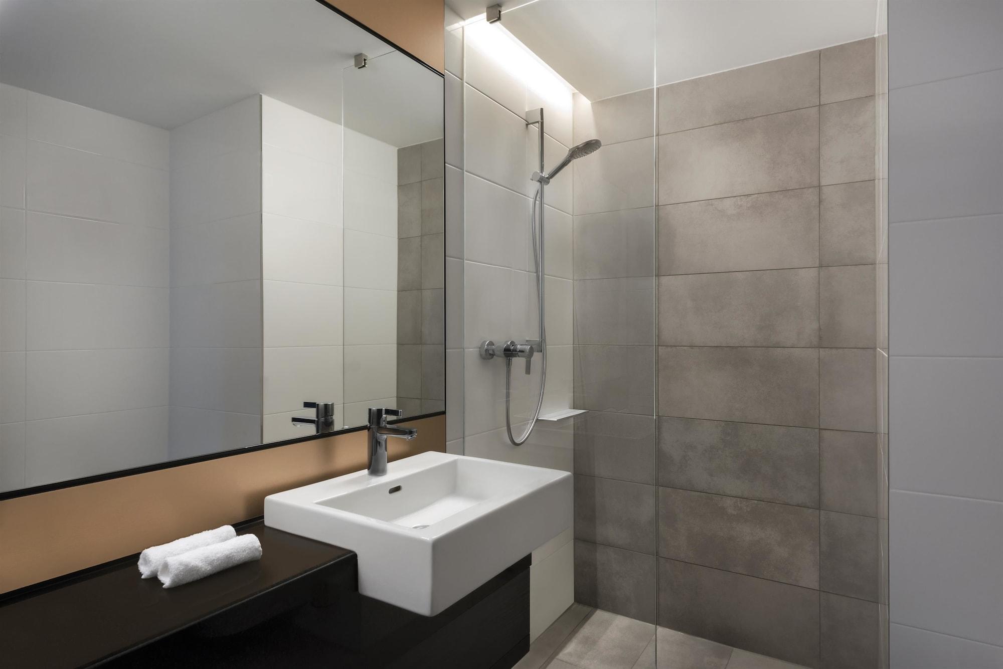Adina Apartment Hotel Leipzig Bagian luar foto